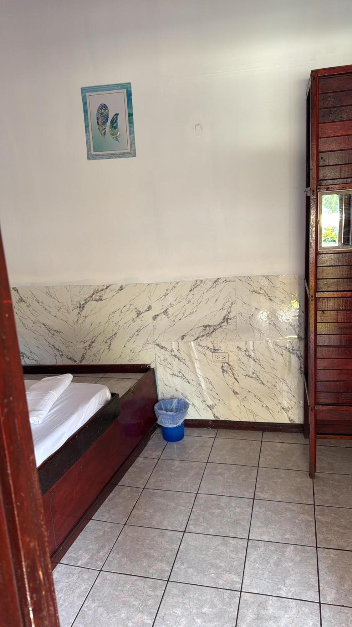 Costa Linda Art Hostel Мануель-Антоніо Екстер'єр фото