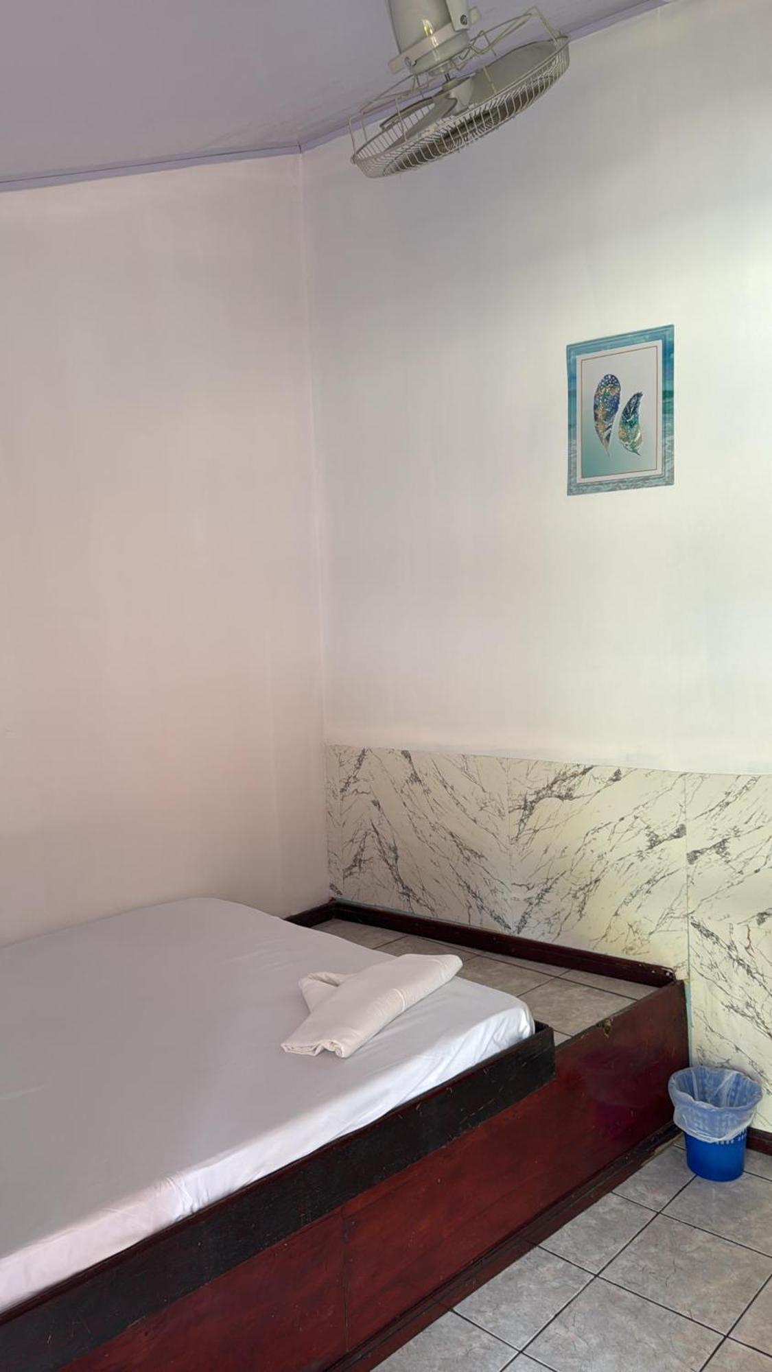 Costa Linda Art Hostel Мануель-Антоніо Екстер'єр фото